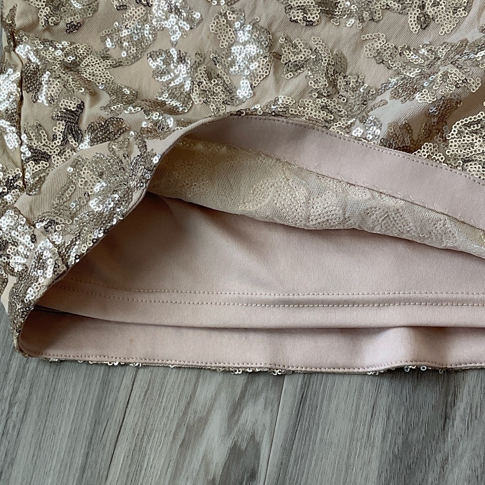Calvin Klein Gold Sequin Formal Mini Dress Scop back excellent condition size 2 - Picture 11 of 12